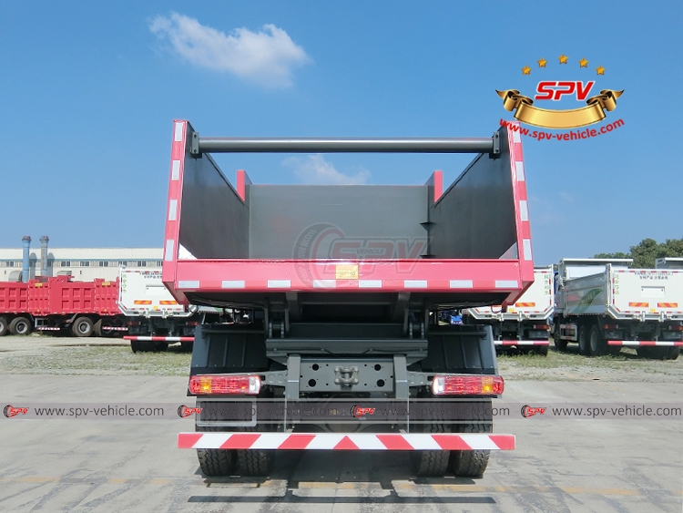 Dump Vehicle Sinotruk - RHD - B